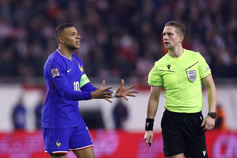 NG28:足球——香港足总杯赛况.